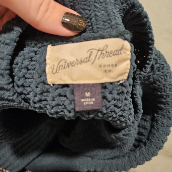 Dark Teal Green Chunky Cable Knit Sweater - Picture 3 of 7